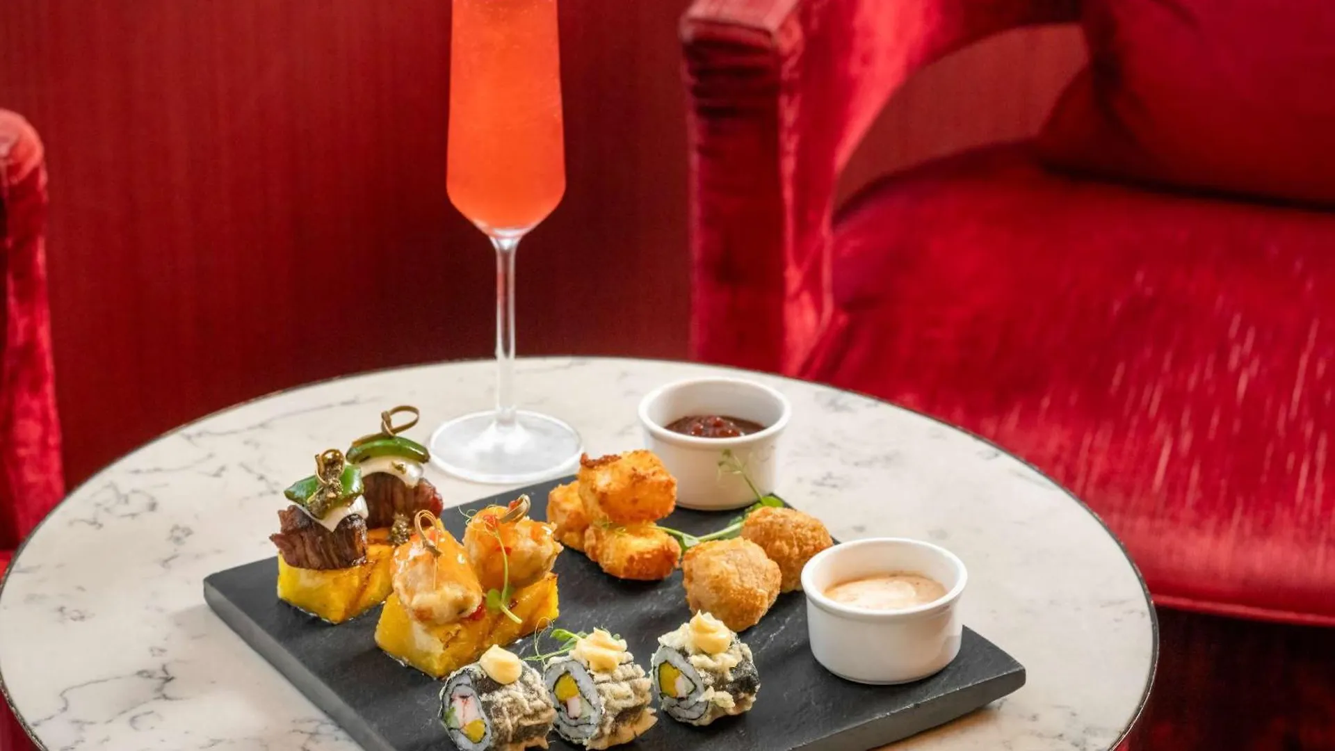 Raffles Makati 호텔 마카티 5*,