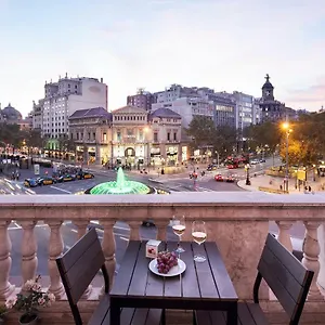 uma-suites-passeig-de-gracia-16.catalonia-hotels.com/