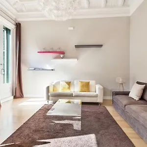 uma-suites-rambla-catalunya-22.catalonia-hotels.com/