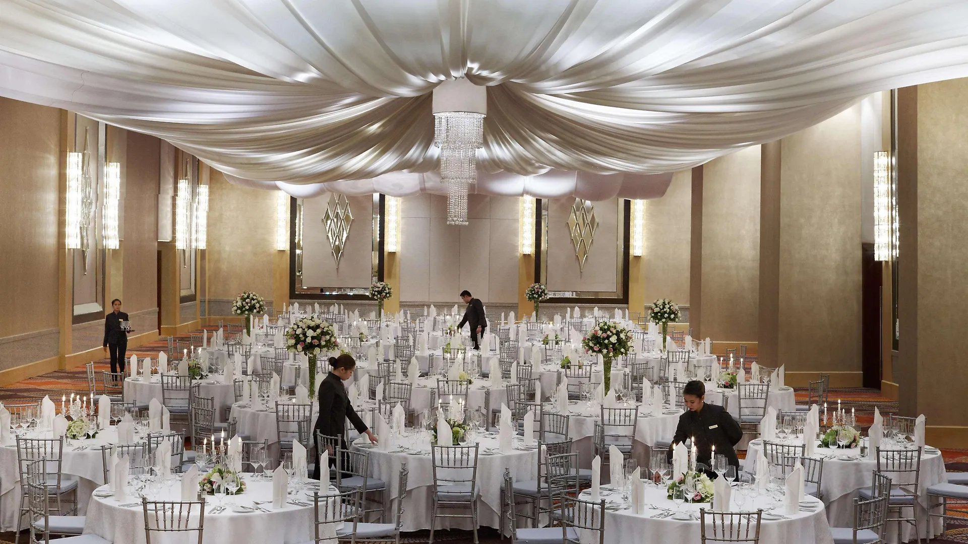 *****  Raffles Makati Hotel Makati City Philippines
